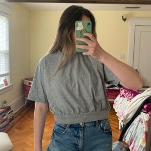 Cropped singed gray tshirt